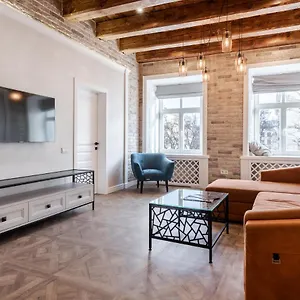 https://view-on-rynok-square-apartment.hotelslviv.net